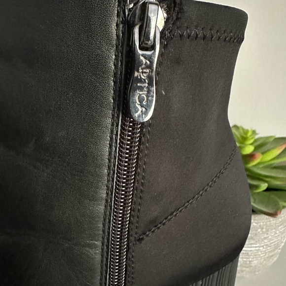 Artica bootie - Picture 3 of 4